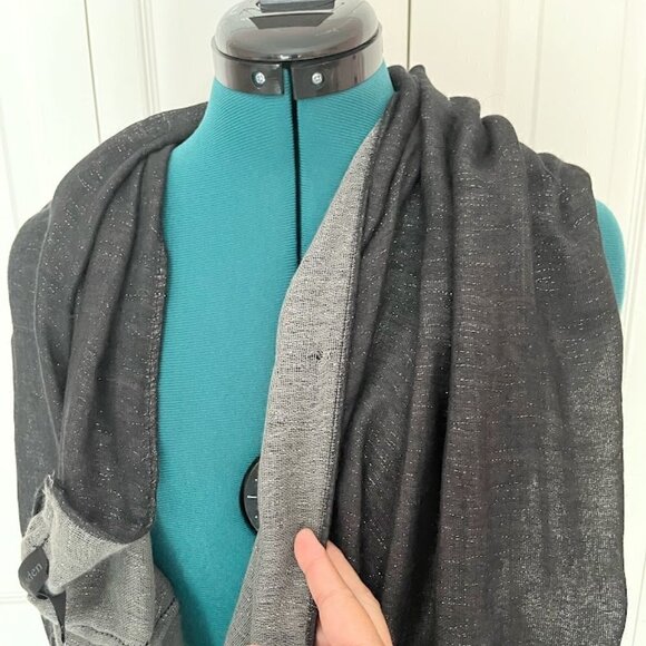 Steve Madden NWT OS Infinity Metallic Specked Two Tone Lightweight Wrap Scarf - Picture 7 of 7